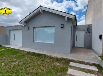 Casa · 105m² · 2 Dormitorios · 1 Cochera · Casa en Venta en Tandil 2 Dorm.