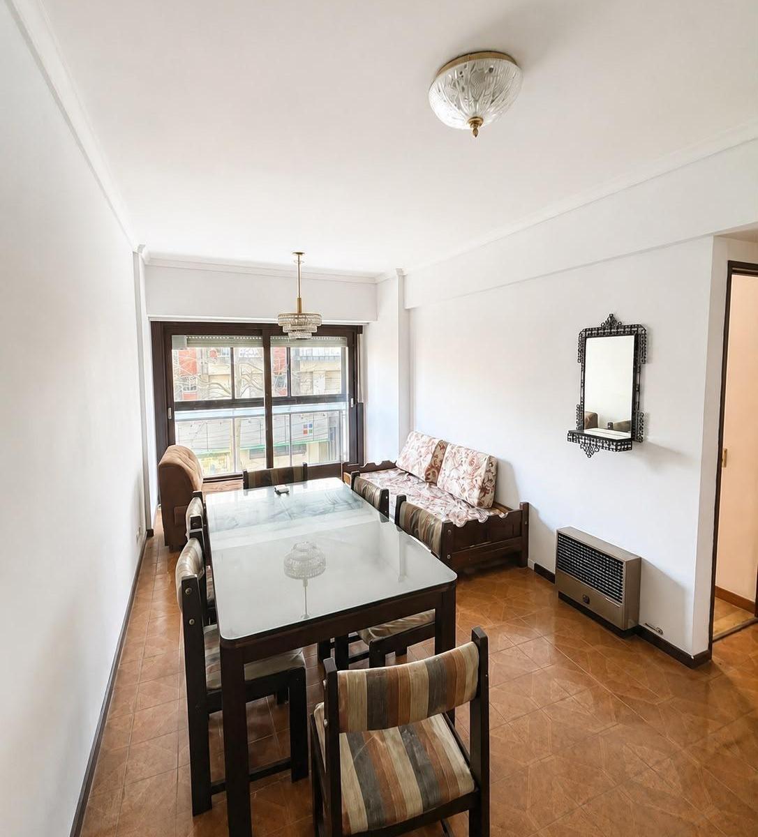 Depto 2 ambientes en Venta, con cochera. Zona Shopping Aldrey