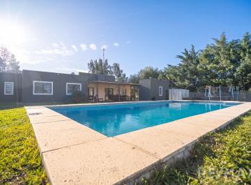 Casa · 100m² · 4 Ambientes · 1 Cochera · Venta Casa 4 Ambientes Pileta Quincho y Canchita