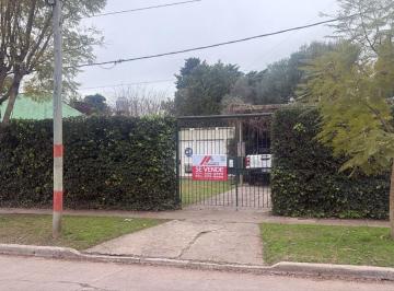 Casa de 4 ambientes, La Plata · Casa Excelente Ubicacion, 2 Dorm. en Suite a Reciclar.