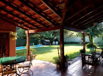 Casa de 6 ambientes, Córdoba · Casa de 320 m² en Barrio Quisquizacate, Sobre Ricardo Rojas