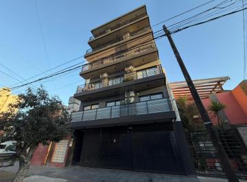 Departamento · 50m² · 3 Ambientes · Departamento Tres Ambientes en Alquiler Wilde Centro