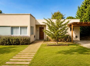 Casa de 5 ambientes, Costa Esmeralda · Casa Costa Esmeralda Deportivo