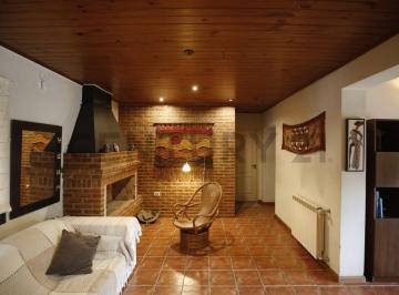Casa · 173m² · 5 Ambientes · 1 Cochera · Casa en Venta en Villa Elisa de 3 Dorm. con Piscina y Quincho