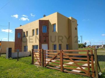 Casa · 54m² · 3 Ambientes · 1 Cochera · Excelente Duplex a 50 Mtrs del Mar