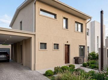Casa · 150m² · 4 Ambientes · Venta Casa Villa Lida