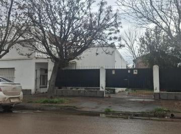 Casa · 150m² · 4 Ambientes · 1 Cochera · Cipolletti Alquila Casa 3 Dorm.