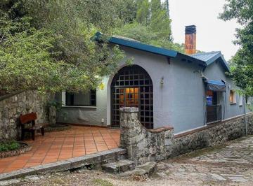 Casa · 195m² · 4 Ambientes · 1 Cochera · Venta Casona La Falda 2 Has Villa Eden La Falda