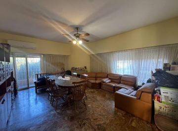Casa · 199m² · 4 Ambientes · 1 Cochera · Venta Casa Martelli Multifamiliar Local y Cochera