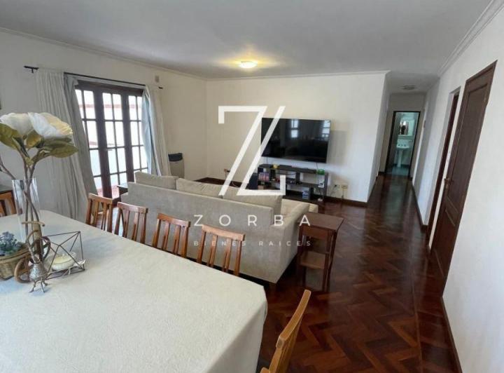 Departamento · 82m² · 4 Ambientes · 2 Cocheras
