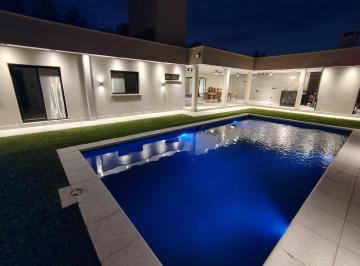 Casa · 500m² · 5 Ambientes · 2 Cocheras · Casa en Loteo Almedra