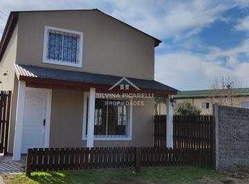 Casa · 70m² · 4 Ambientes · Casa Chalet en Alquiler en Barrio Parque Sakura, Exaltación de La Cruz, G. B. a. Zona Norte