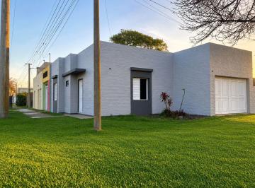 PH · 195m² · 4 Ambientes · Venta de PH en Esperanza