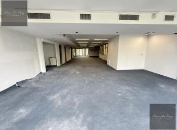 Oficina comercial · 250m² · 3 Ambientes · 6 Cocheras · Oficina en Alquiler. thames y Panamericana.
