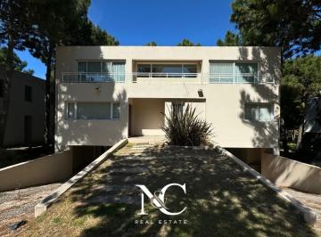 Casa · 350m² · 4 Ambientes · 2 Cocheras · Casa en Venta en Costa Esmeralda