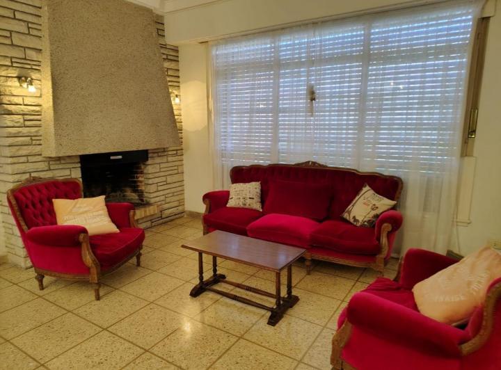 Casa · 60m² · 5 Ambientes · 1 Cochera