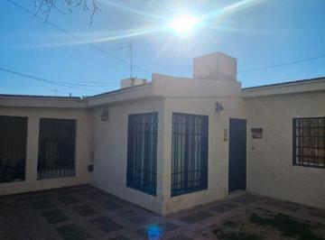 Casa de 4 ambientes, La Cieneguita · Casa en Venta – Barrio Cementista II