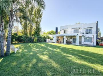 Casa · 152m² · 6 Ambientes · Casa en Venta Sobre Lote Interno Barrio Eucaliptos Haras Santa Maria Barrio Eucaliptos