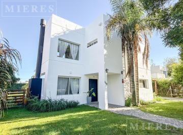 Casa · 152m² · 6 Ambientes · Casa en Venta Sobre Lote Interno Barrio Eucaliptos Haras Santa Maria, Loma Verde