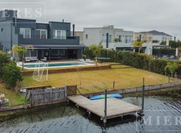 Casa · 280ha · 7 Ambientes · 1 Cochera · Casa en Venta a La Laguna en San Gabriel - Villanueva