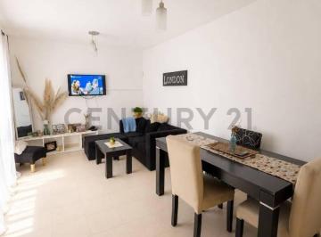 Casa · 65m² · 3 Ambientes · 1 Cochera · Duplex en Venta