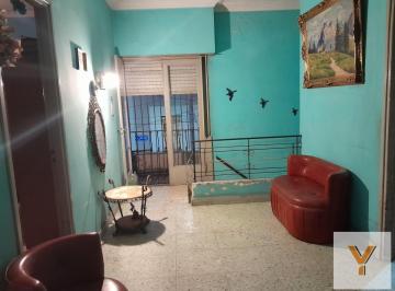 Casa · 500m² · 4 Ambientes · 1 Cochera · Casa en Venta - 2 Dorm. 1 Baño - Local - 500 m² - Lanús