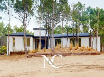 Casa · 260m² · 7 Ambientes · Casa en Venta en Costa Esmeralda Barrio Marítimo IV con Gas Natural