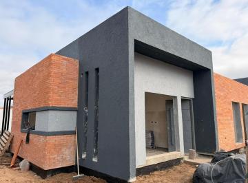 PH · 90m² · 4 Ambientes · 2 Cocheras · Amplio Dúplex de 2 Dorm. con Cochera Doble en Brisas de Manantiales