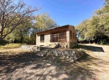 Casa · 150m² · 8 Ambientes · Venta Casa 4 Dorm Sobre Ruta 38 en Casa Grande