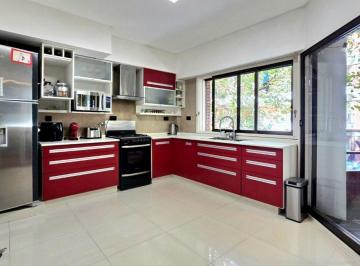 Departamento · 115m² · 4 Ambientes · 1 Cochera · Venta Piso de Categoría con Balcón y Cochera
