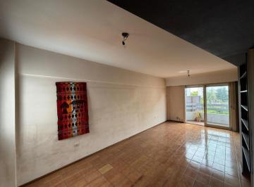 Departamento · 65m² · 3 Ambientes · 1 Cochera · Excelente Departamento Semipiso de 3 Ambientes con Cochera Cubierta - Centro San Martin
