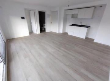 Departamento · 44m² · 2 Ambientes · Apartamento Luminoso en Piso Alto en Cordón