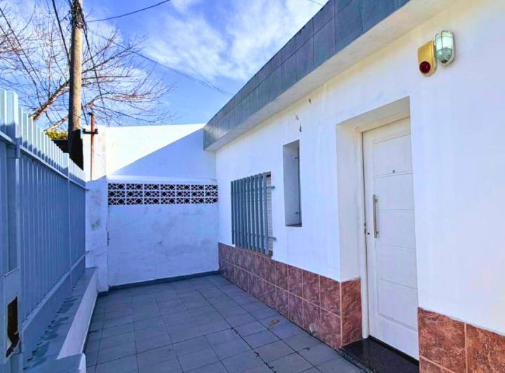 Casa · 300m² · 5 Ambientes · 2 Cocheras