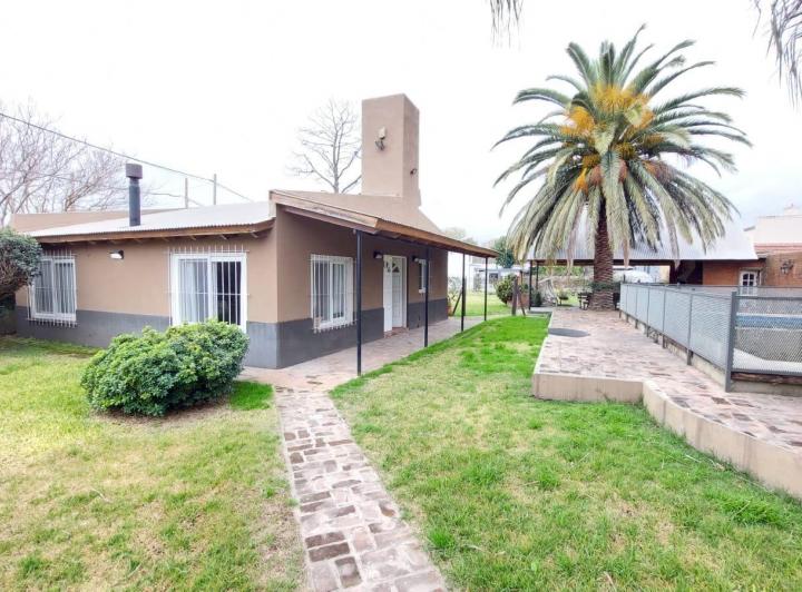 Casa · 80m² · 3 Ambientes · 2 Cocheras