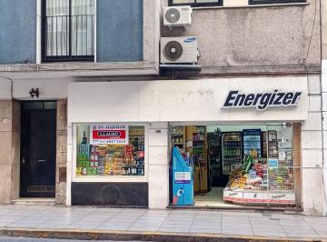 Local comercial · 61m² · 2 Ambientes · Rodriguez Peña - Av Alvear Local en Venta con Renta