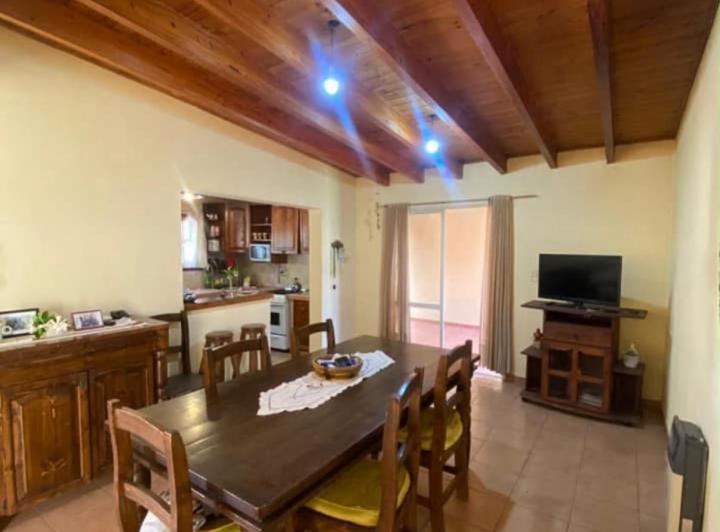Casa · 160m² · 2 Ambientes · 1 Cochera