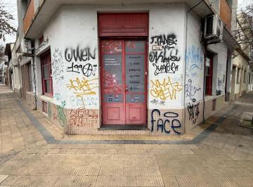 Local comercial de 4 ambientes, Vicente López · Local Comercial en Esquina