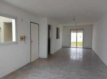 Casa de 5 ambientes, Córdoba · Alquilo Casa Mirizzi! 2dor - Patio - Espacio Para Auto