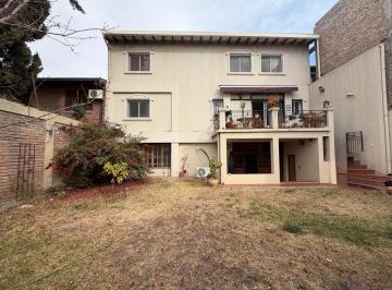 Casa · 400m² · 8 Ambientes · Casa/4 Hab/3 Baños/adyacente Costanera