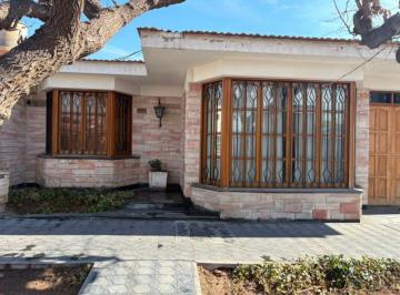 Casa de 5 ambientes, Las Cañas · Casa en Venta de 3 Dorm. C/ Cochera en Las Cañas