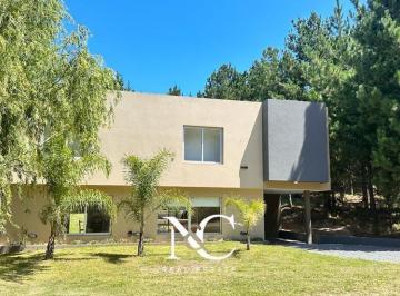 Casa · 200m² · 5 Ambientes · Casa en Venta en Costa Esmeralda Fondo Libre a Reserva