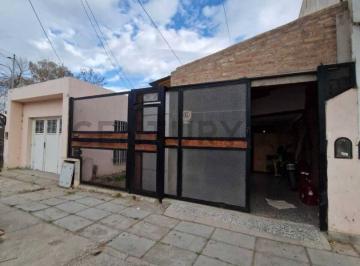 Casa · 100m² · 4 Ambientes · 2 Cocheras · Venta Casa de 3 Dorm. Más Departamento de 1 Dormitorio