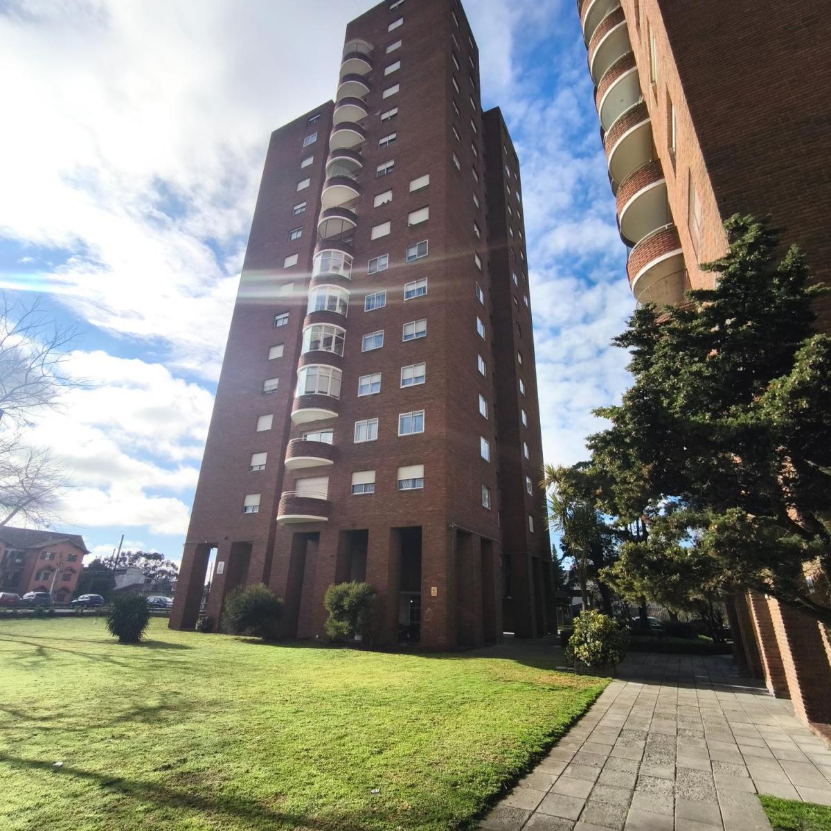 Depto en alquiler 4 amb, 68m² en Villa Primera — Tierra del Fuego 575