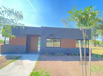 Casa · 156m² · 4 Ambientes · 1 Cochera · Casa en Venta en Santa Sofía, Pilar del Este, Pilar