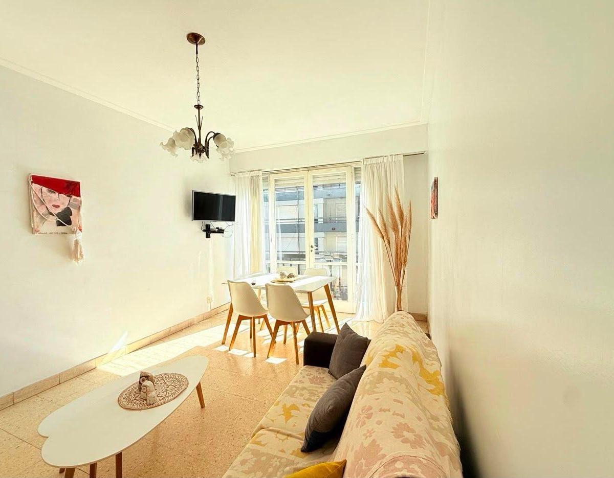 Depto 2 amb c/dependencia, 56m² con balcón francés — Macrocentro