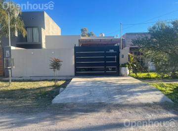 Casa · 200m² · 3 Ambientes · 1 Cochera · Venta Casa 3 Amb! Zona Pilar!