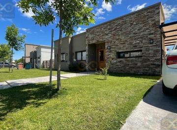 Casa · 114m² · 4 Ambientes · 1 Cochera · Casa en Venta en Santa Lucia, Pilar del Este, Pilar