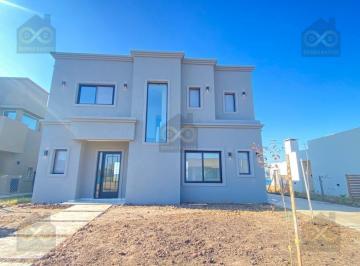 Casa · 164m² · 5 Ambientes · 1 Cochera · Casa en Venta en Santa Elisa, Pilar del Este, Pilar