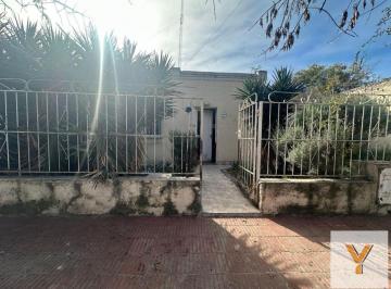 Casa · 87m² · 3 Ambientes · Casa en Venta - 2 Dorm. 1 Baño - Río Cuarto