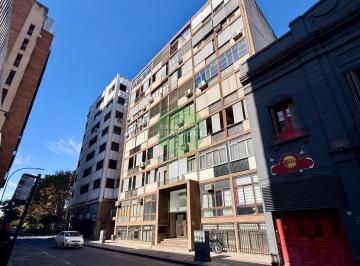 Departamento · 89m² · 4 Ambientes · Departamento en Venta en Centro - 2 Dorm. - Balcón Cerrado